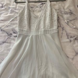 White windsor dress with lace details